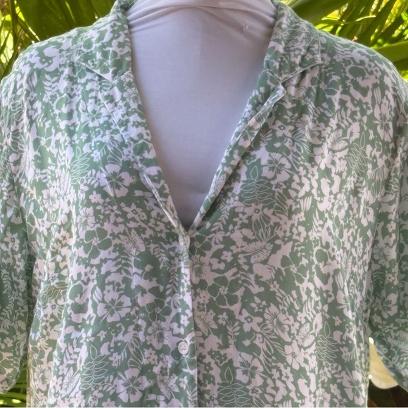 Lokahi Green and White floral swimwear super soft beautiful condition - Picture 4 of 6